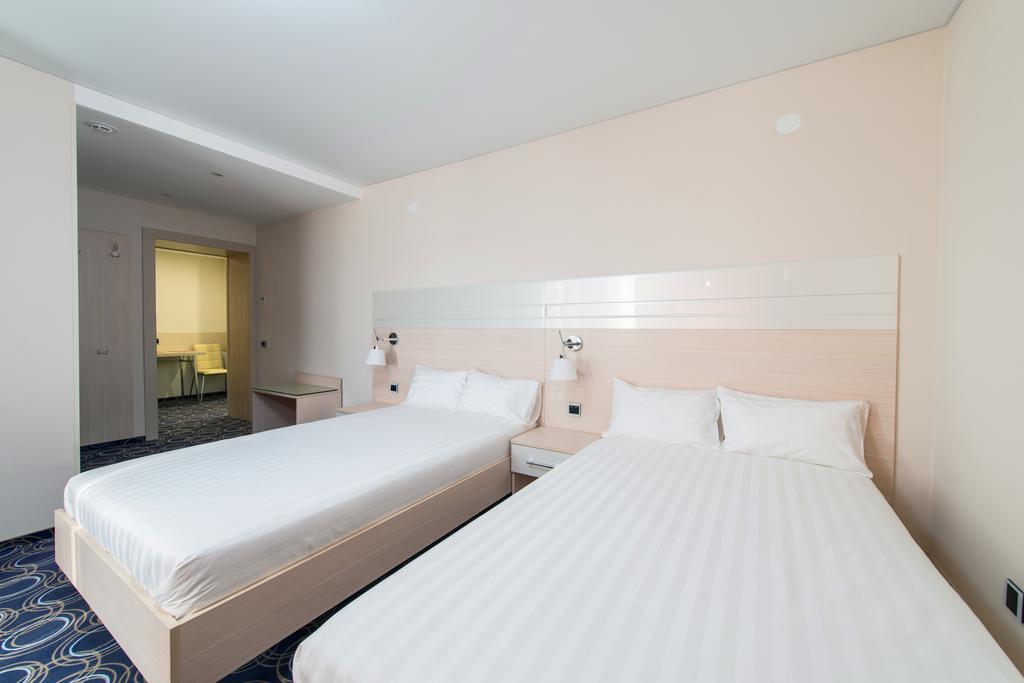 Apart Hotel 92/2 Karagandy エクステリア 写真