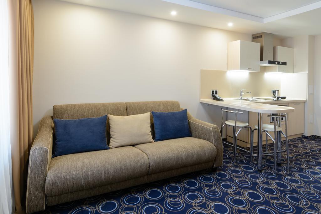 Apart Hotel 92/2 Karagandy エクステリア 写真